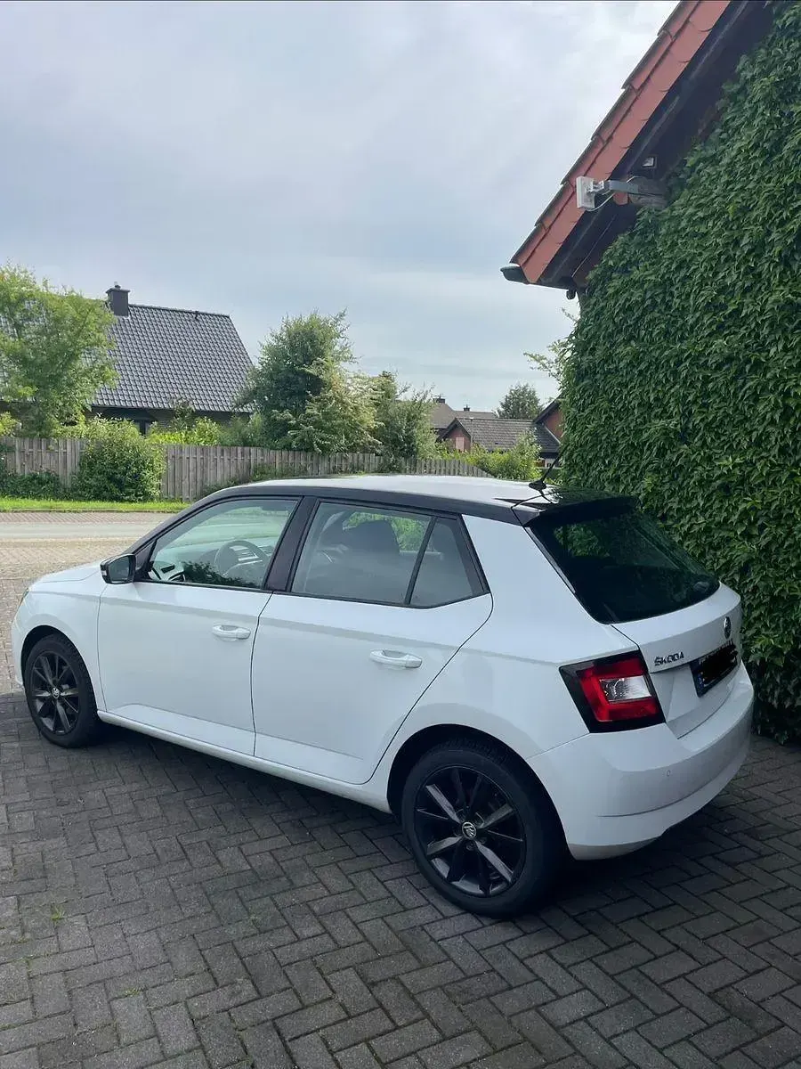 Gebraucht Skoda Fabia Style 90 PS (66 kW) 2015 Weiß Limousine