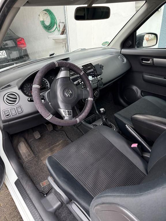 Gebraucht Suzuki Swift Comfort 102 PS (75 kW) 2007 Weiß Kleinwagen