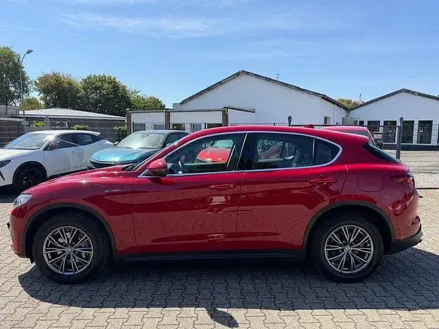 Gebraucht Alfa Romeo Stelvio Super 200 PS (147 kW) 2021 Rot SUV