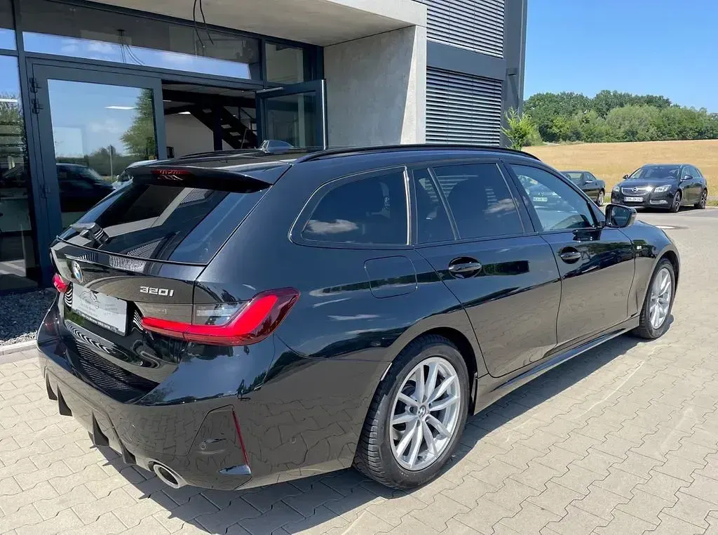 Gebraucht BMW 320 M Sport 184 PS (135 kW) 2024 Schwarz Kombi