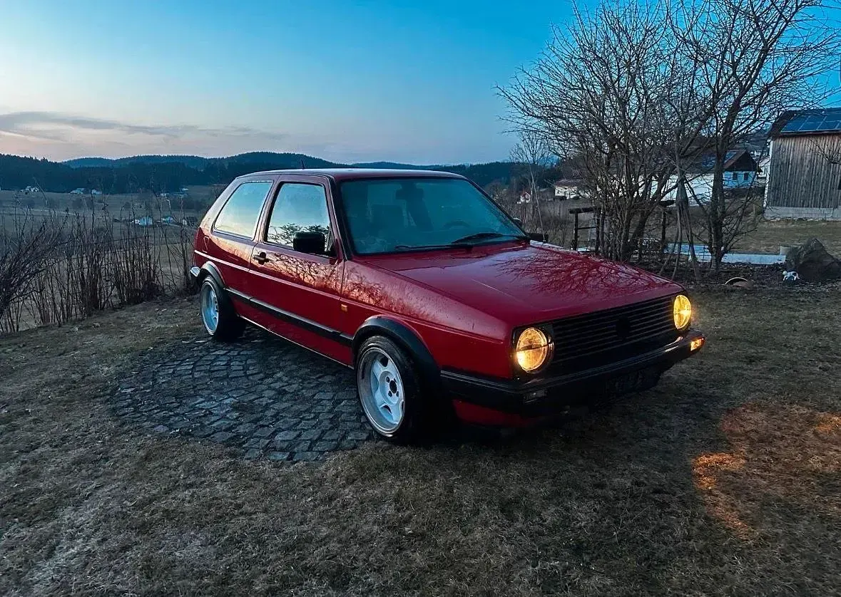 Second-hand VW Golf III 75 CP (55 kW) 1992 Hatchback