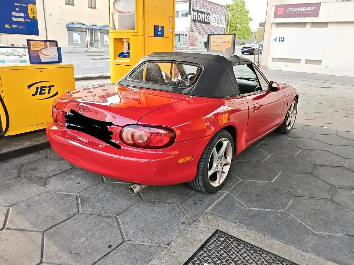 Gebraucht Mazda MX5 110 PS (80 kW) 2002 Rot Cabrio