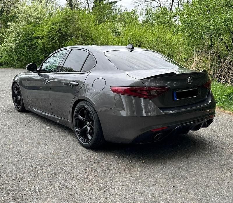 Gebraucht Alfa Romeo Giulia Super 179 PS (131 kW) 2016 Grau Limousine