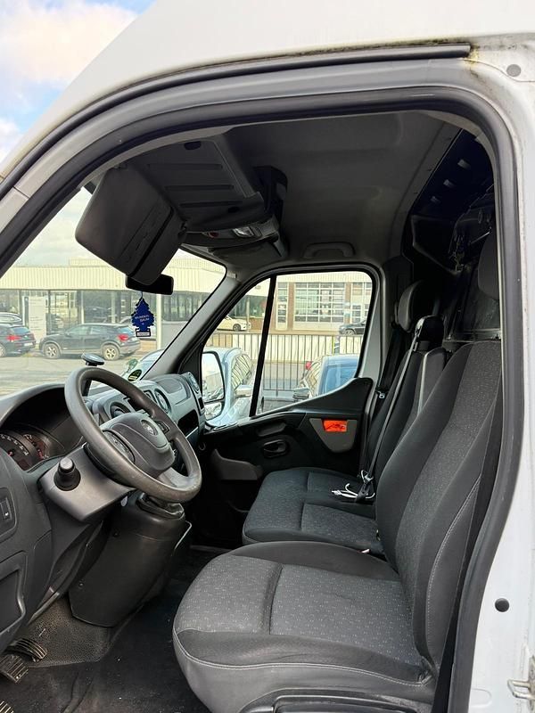 Gebraucht Opel Movano 131 PS (96 kW) 2018 Weiß Van / Kleinbus