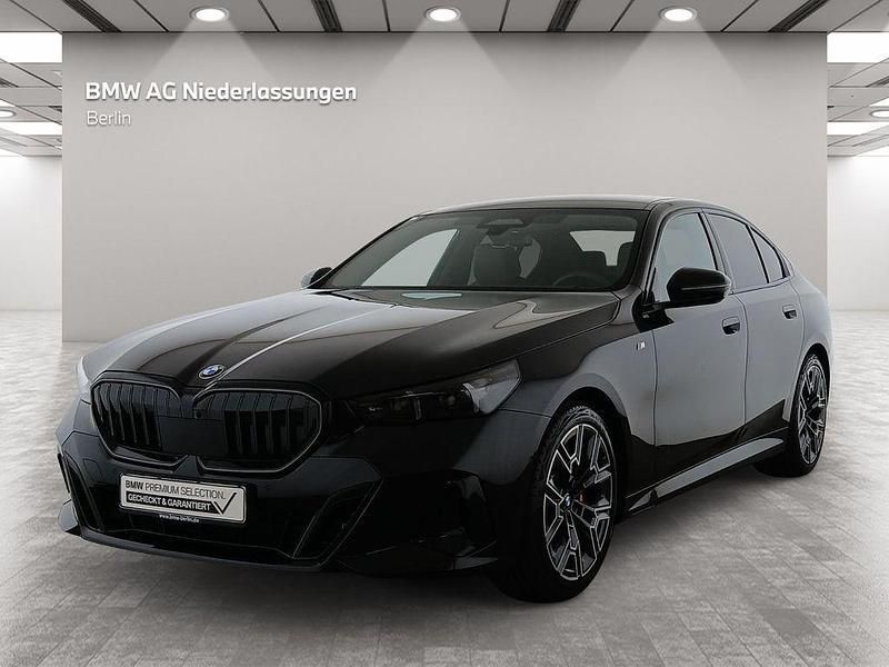 Schwarz Gebraucht 2024 BMW 520 Comfort Edition Limousine | 57.400 € (Fairer Preis) - Bild 1/4