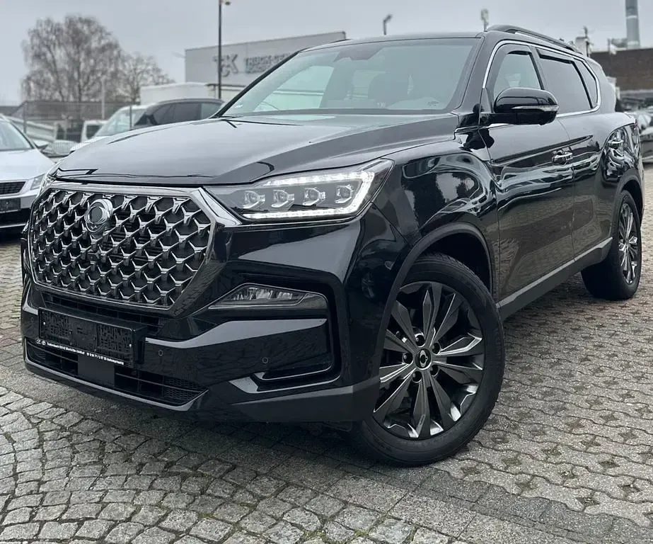Gebraucht SsangYong Rexton Sapphire 203 PS (149 kW) 2024 Schwarz SUV