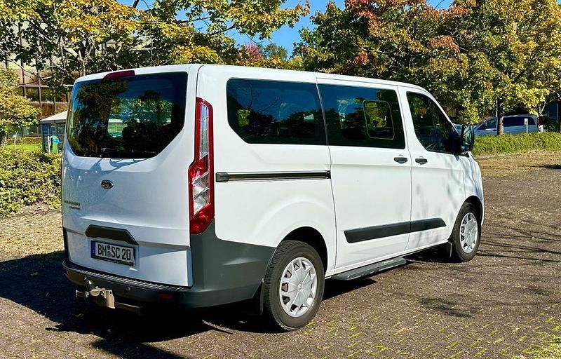 Gebraucht Ford Tourneo 131 PS (96 kW) 2016 Weiß Van / Kleinbus