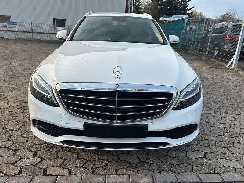 Gebraucht Mercedes C400 Exclusive 333 PS (244 kW) 2018 Weiß Limousine