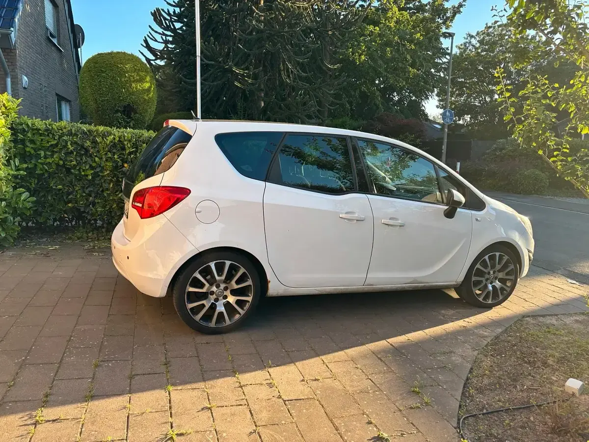 Gebraucht Opel Meriva 140 PS (102 kW) 2010 Weiß Van / Kleinbus