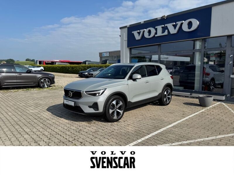 Grau Gebraucht 2023 Volvo XC40 Core SUV | 36.990 € (Etwas zu teuer) - Bild 1/4