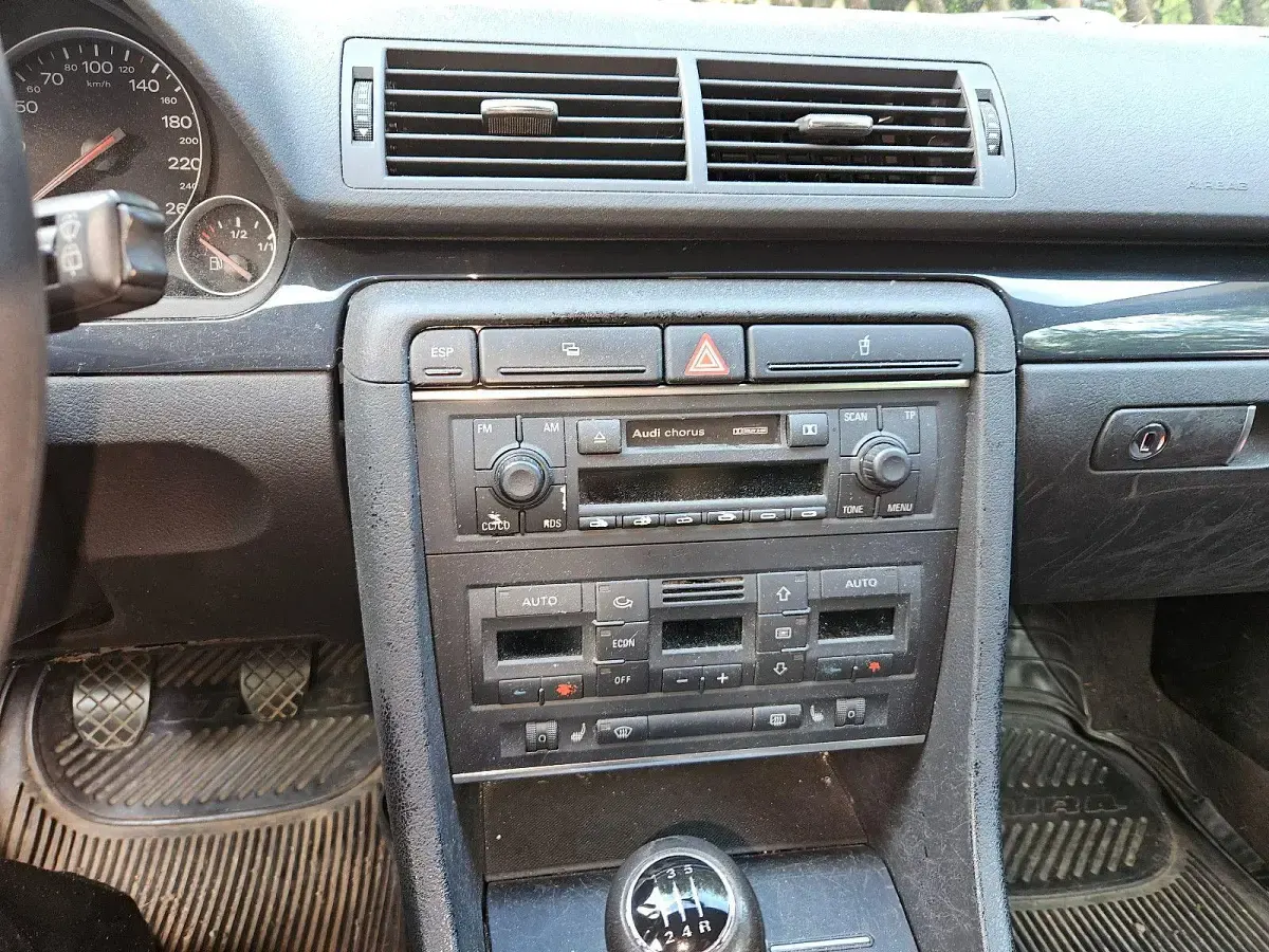Gebraucht Audi A4 131 PS (96 kW) 2002 Silber Kombi