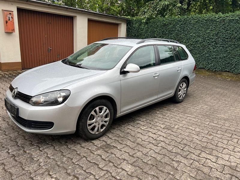 Silber Gebraucht 2011 VW Golf VI Trendline Kombi | 3.850 € (Fairer Preis) - Bild 1/4