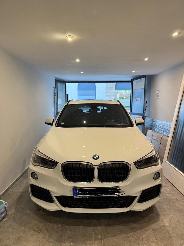Weiß Gebraucht 2018 BMW X1 M Sport SUV | 15.300 € (Superpreis) - Bild 1/4