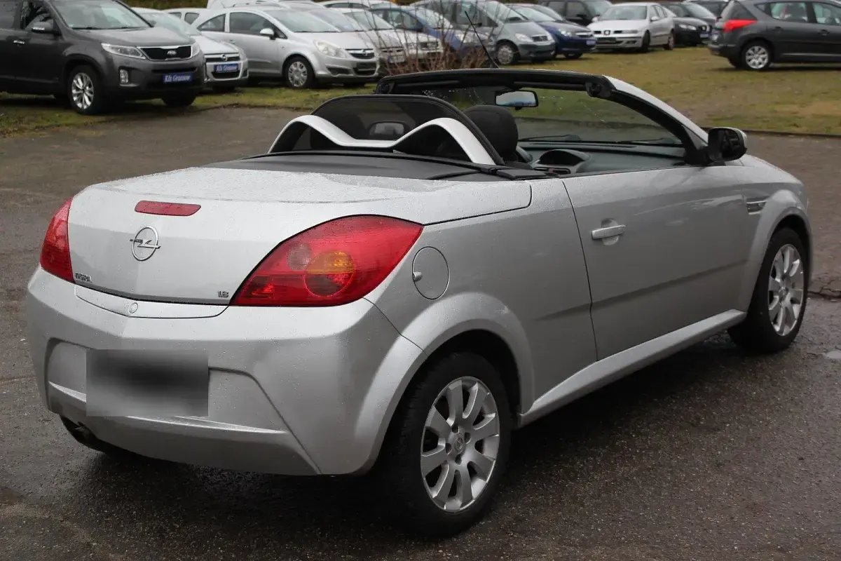 Gebraucht Opel Tigra Basis 125 PS (91 kW) 2004 Silber Cabrio