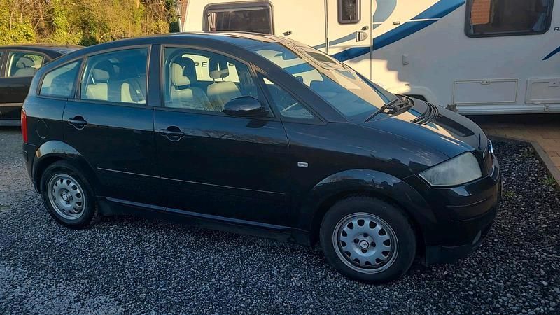 Schwarz Gebraucht 2001 Audi A2 Kleinwagen | 2.750 € (Fairer Preis) - Bild 1/4