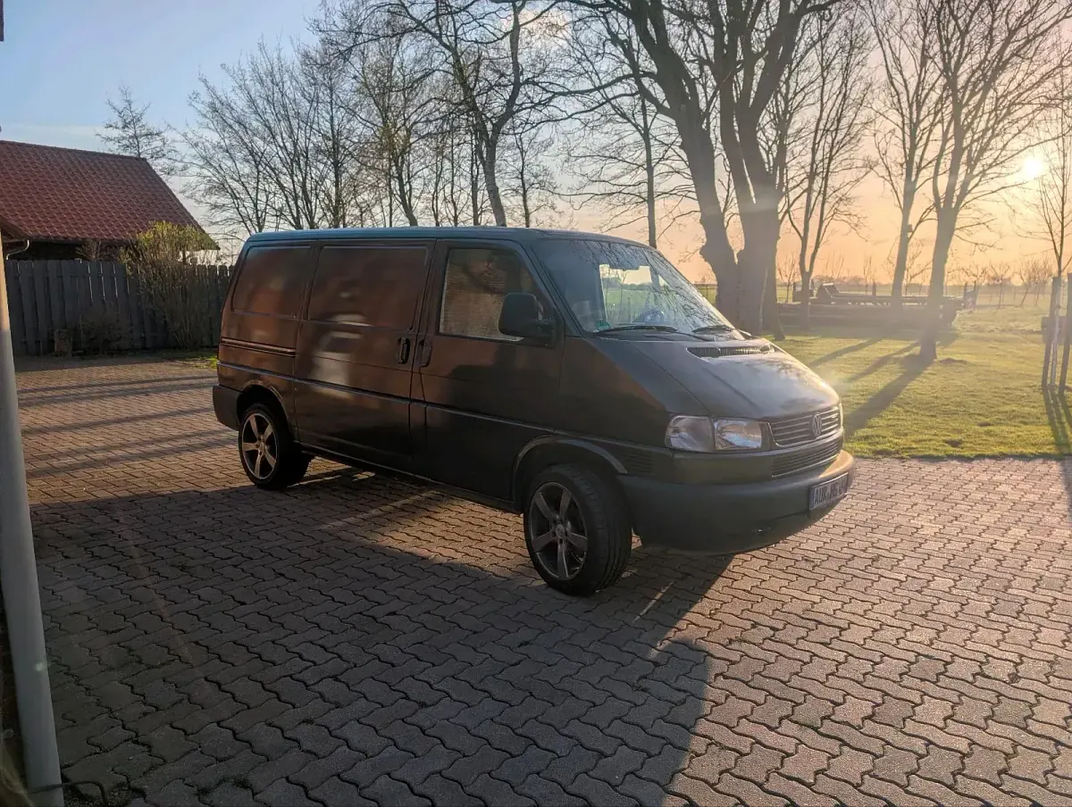 Gebraucht VW T4 102 PS (75 kW) 2001 Braun Van