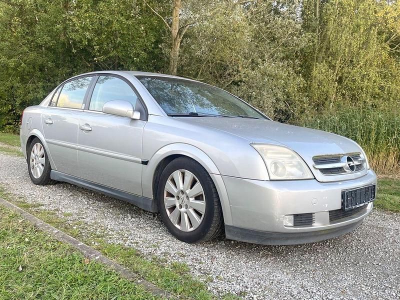 Gebraucht Opel Vectra Elegance 147 PS (108 kW) 2003 Starsilber iii m2 Limousine