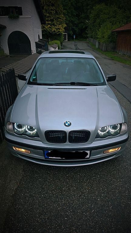 Używany BMW 325 Performance 192 KM (141 kW) 2001 Srebrny Sedan/Limuzyna