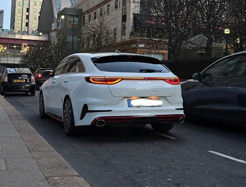 Gebraucht Kia ProCeed GT 204 PS (150 kW) 2022 Weiß Kombi