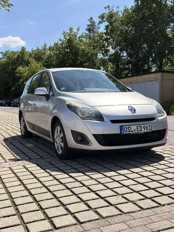 Gebraucht Renault Grand Scénic III Avantage 113 PS (83 kW) 2009 Van / Kleinbus