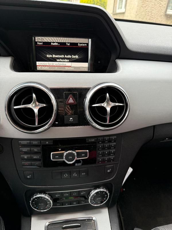 Rot Gebraucht 2012 Mercedes GLK220 SUV | 12.000 € (Superpreis) - Bild 1/4