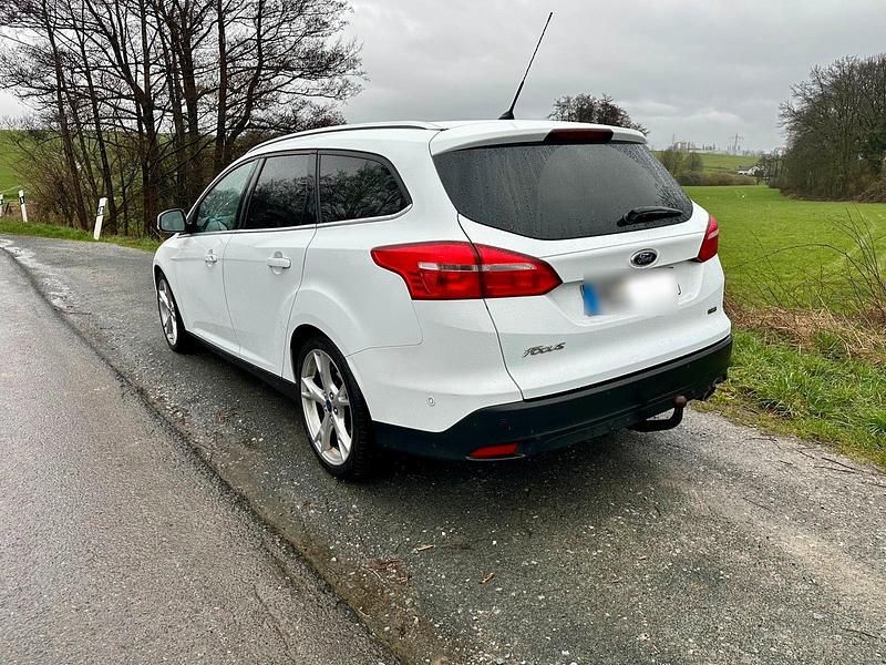 Gebraucht Ford Focus Titanium 150 PS (110 kW) 2016 Weiß Kombi