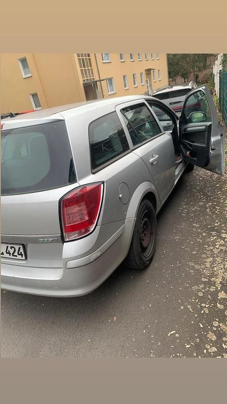 Gebraucht Opel Astra 115 PS (84 kW) 2009 Silber Limousine