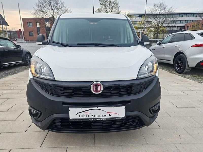 Gebraucht Fiat Doblò 95 PS (69 kW) 2020 Weiß Van / Kleinbus