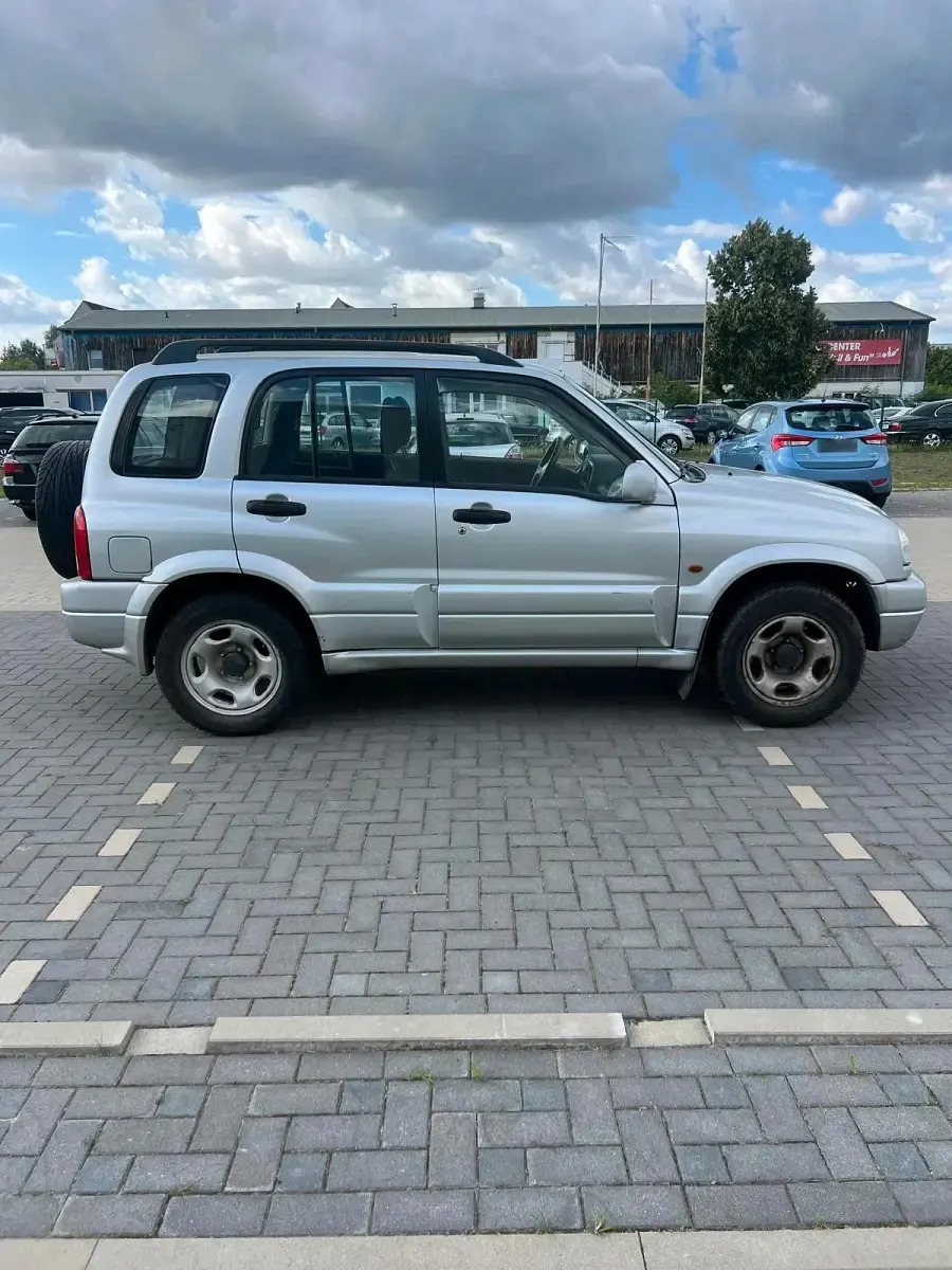 Gebraucht Suzuki Grand Vitara 128 PS (94 kW) 2004 Silber SUV
