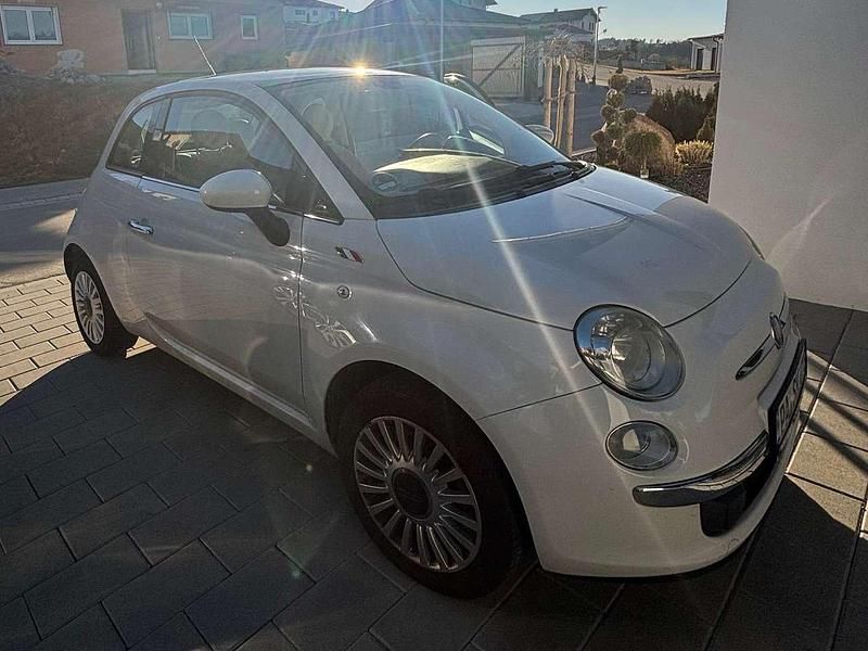 Weiß Gebraucht 2010 Fiat 500 Lounge Limousine | 6.299 € (Fairer Preis) - Bild 1/4