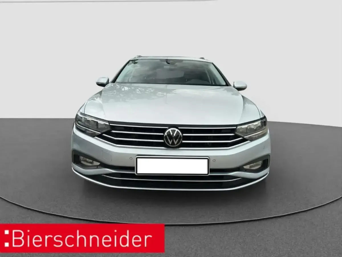 Gebraucht VW Passat Business 150 PS (110 kW) 2023 Silber Kombi