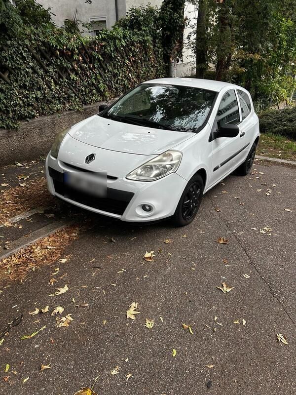 Weiß Gebraucht 2011 Renault Clio III Kleinwagen | 2.500 € (Fairer Preis) - Bild 1/4