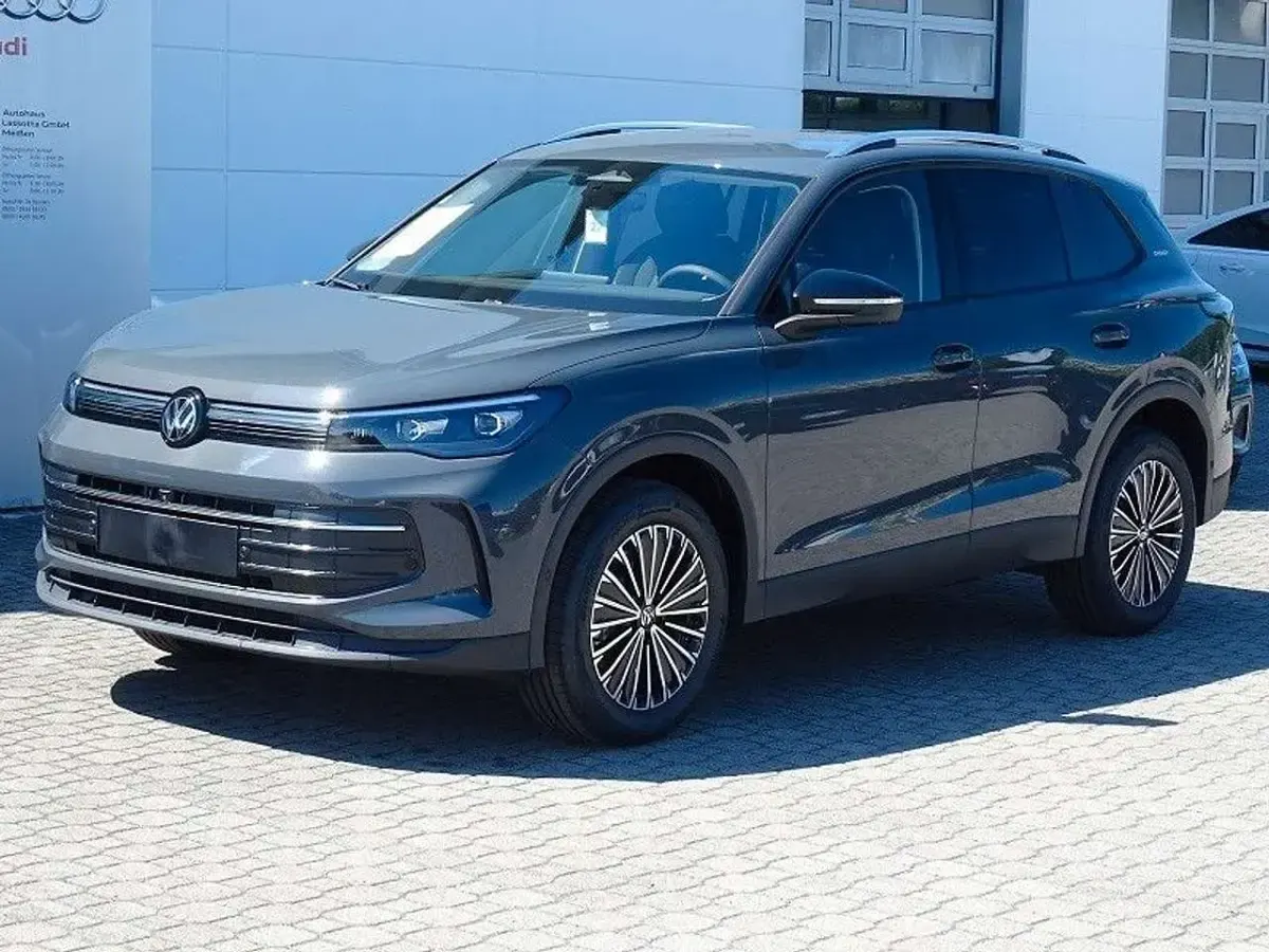 Neu VW Tiguan 193 PS (141 kW) 2026 Delfingrau metallic SUV