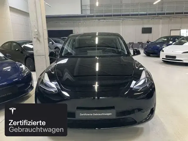 Usata Tesla Model Y RWD 203 kW (277 CV) 2023 Nero SUV