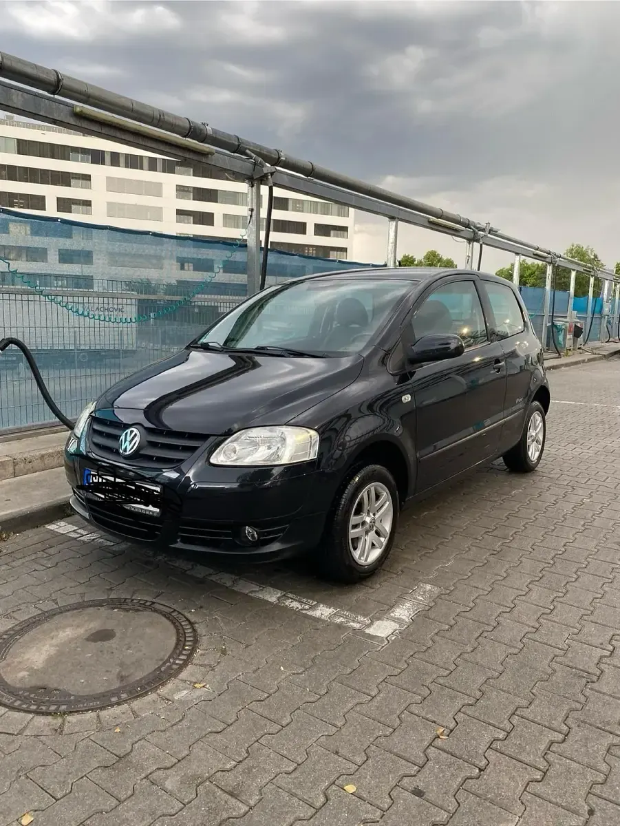 Używany VW Fox 75 KM (55 kW) 2008 Czarny Hatchback