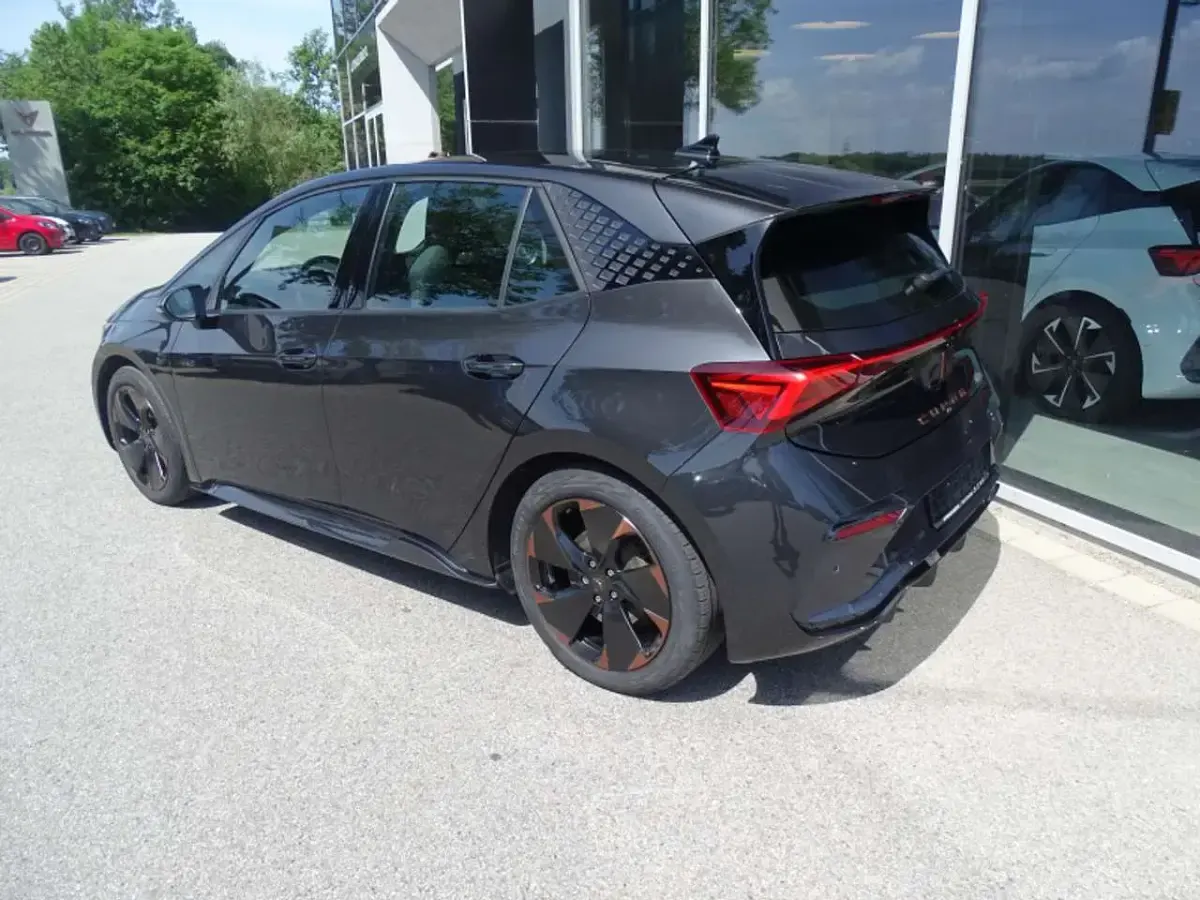 Gebraucht Cupra Born 69 kW (95 PS) 2022 Quasar grey (metallic) Kleinwagen