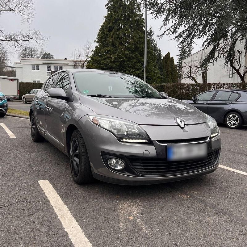Gebraucht Renault Mégane GrandTour Dynamique 110 PS (80 kW) 2013 Grau Kombi