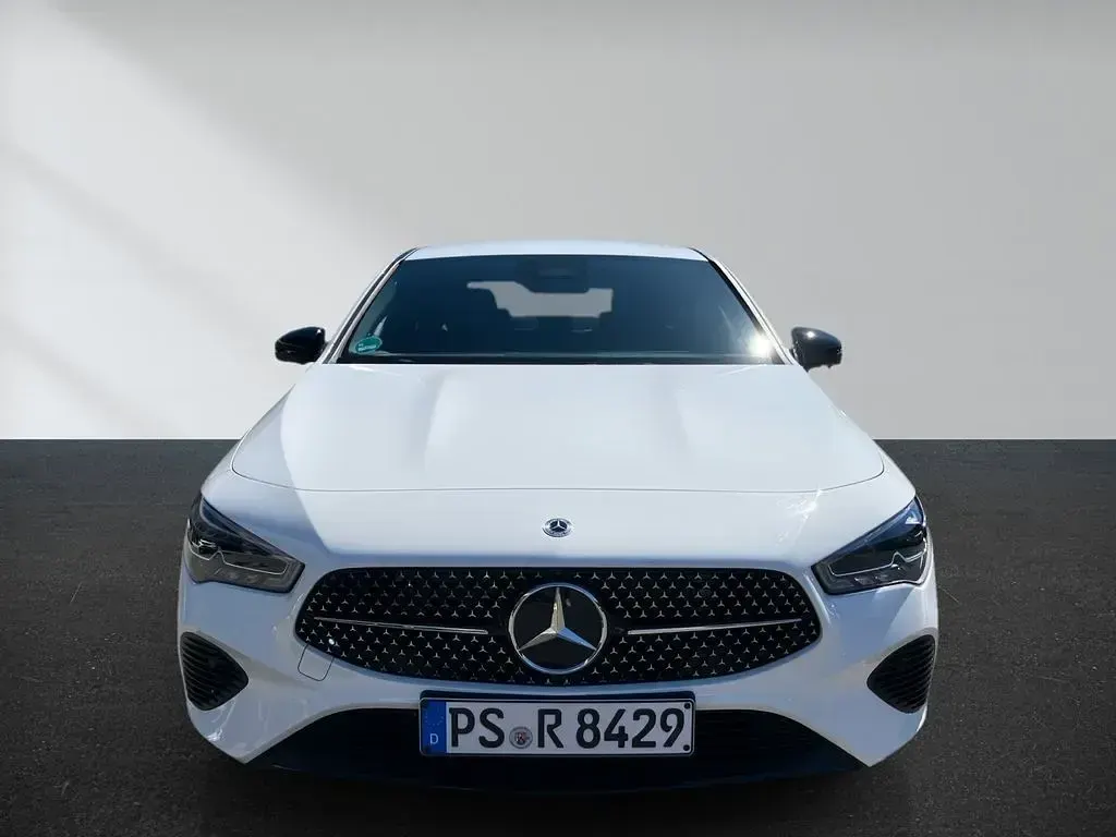 Gebraucht Mercedes CLA180 Night 136 PS (100 kW) 2025 Weiß Coupé