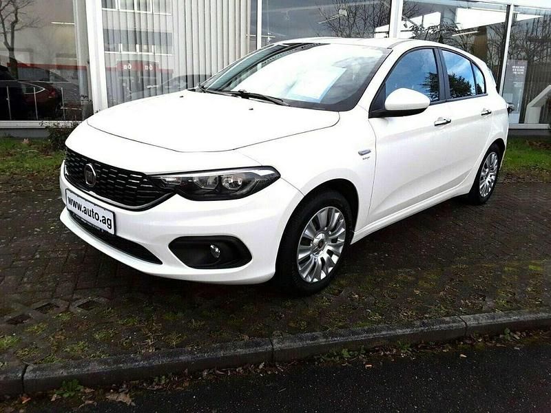 Gebraucht Fiat Tipo Easy 120 PS (88 kW) 2017 Weiß Limousine
