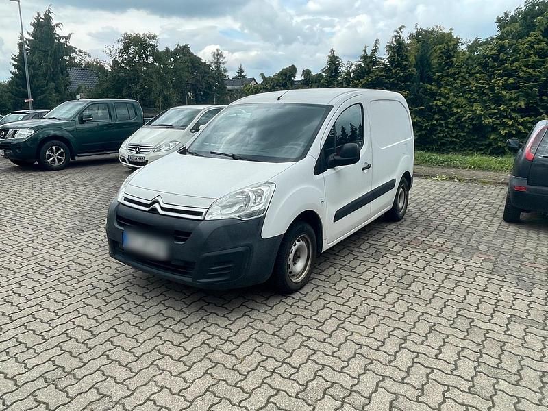 Weiß Gebraucht 2017 Citroën Berlingo Van / Kleinbus | 5.999 € (Guter Preis) - Bild 1/4