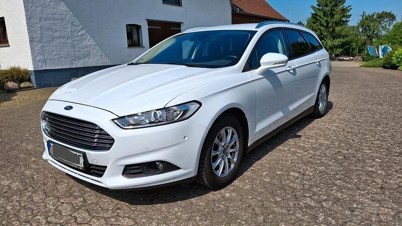 Weiß Gebraucht 2019 Ford Mondeo Limousine | 13.200 € (Guter Preis) - Bild 1/4