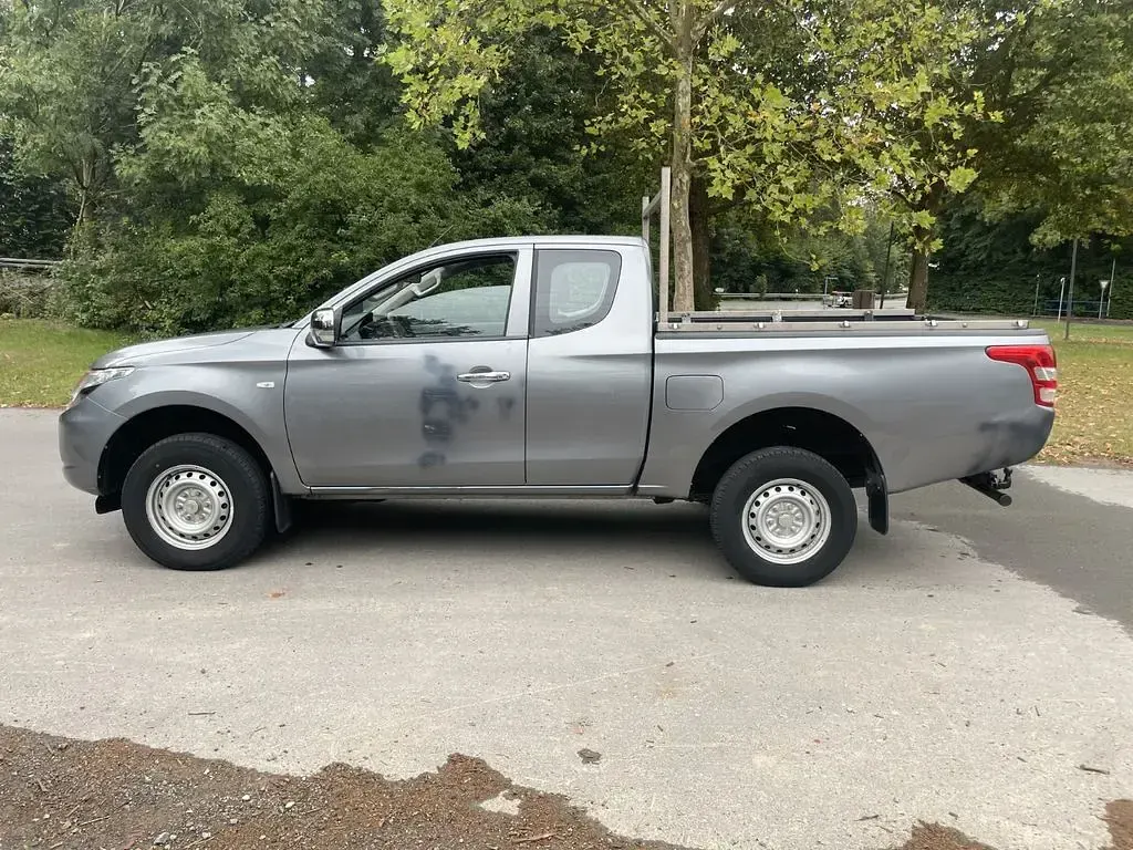 Gebraucht Mitsubishi L200 154 PS (113 kW) 2018 Grau Pickup
