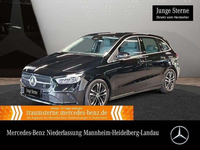 Kosmosschwarz Gebraucht 2024 Mercedes B180 Progressive Van / Kleinbus | 31.590 € (Guter Preis) - Bild 1/3