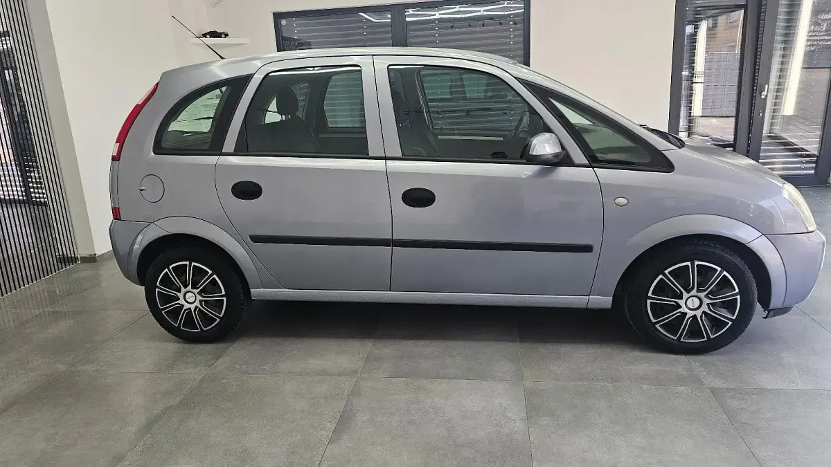 Gebraucht Opel Meriva 101 PS (74 kW) 2003 Silber Van / Kleinbus