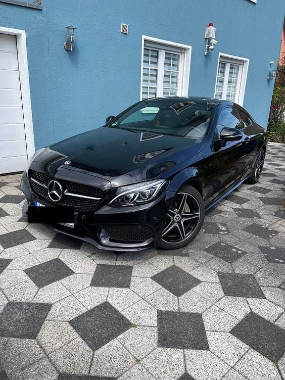 Gebraucht Mercedes C180 AMG 156 PS (114 kW) 2018 Schwarz Coupé