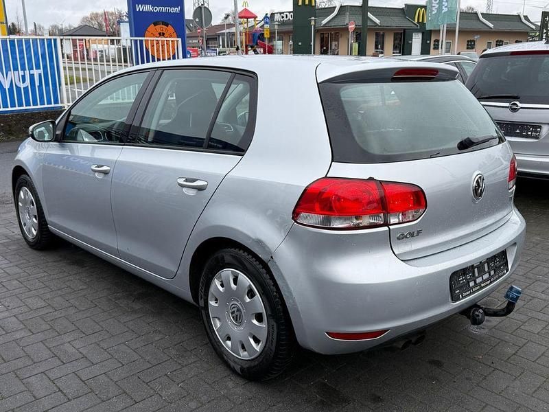 Gebraucht VW Golf Comfortline 122 PS (89 kW) 2010 Silber Limousine
