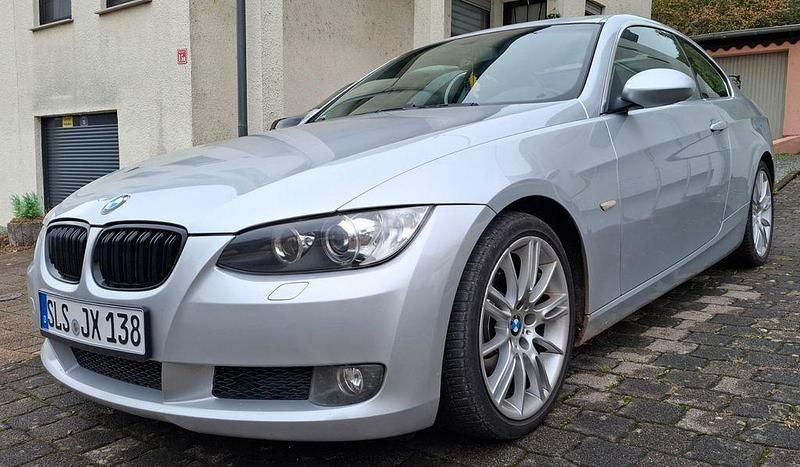 Silber Gebraucht 2007 BMW 325 Coupé | 5.599 € (Superpreis) - Bild 1/4