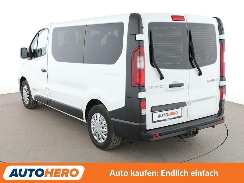 Gebraucht Renault Trafic Expression 145 PS (106 kW) 2017 Weiß Van / Kleinbus