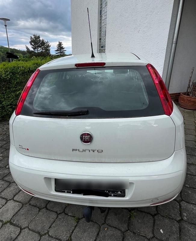 Gebraucht Fiat Punto 78 PS (57 kW) 2017 Weiß Kleinwagen