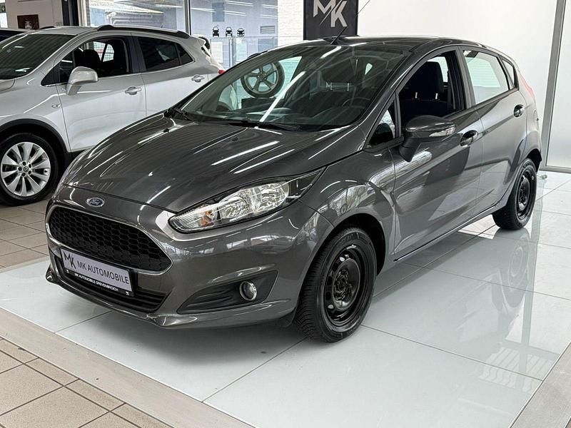 Gebraucht Ford Fiesta Celebration 101 PS (74 kW) 2017 Grau Kleinwagen